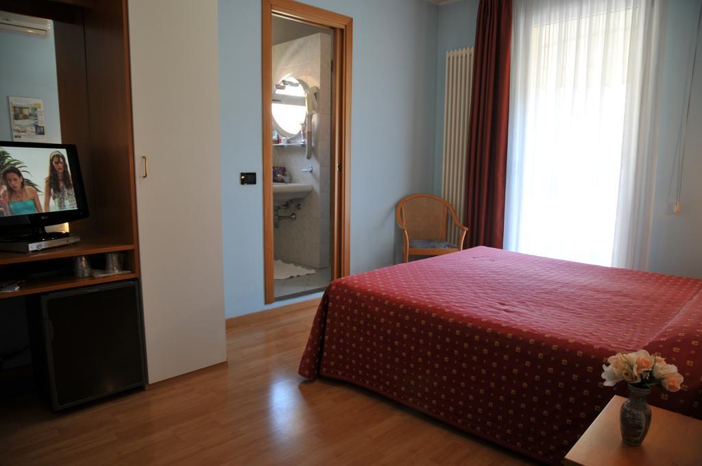 Hotel Armonia Boario Terme Værelse billede
